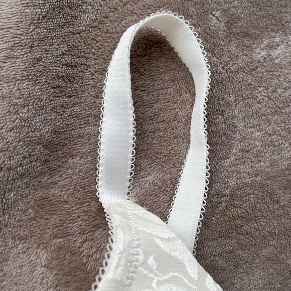 Wacoal Awareness Contour Wireless Bra 856167, Size 38B - Picture 5 of 16